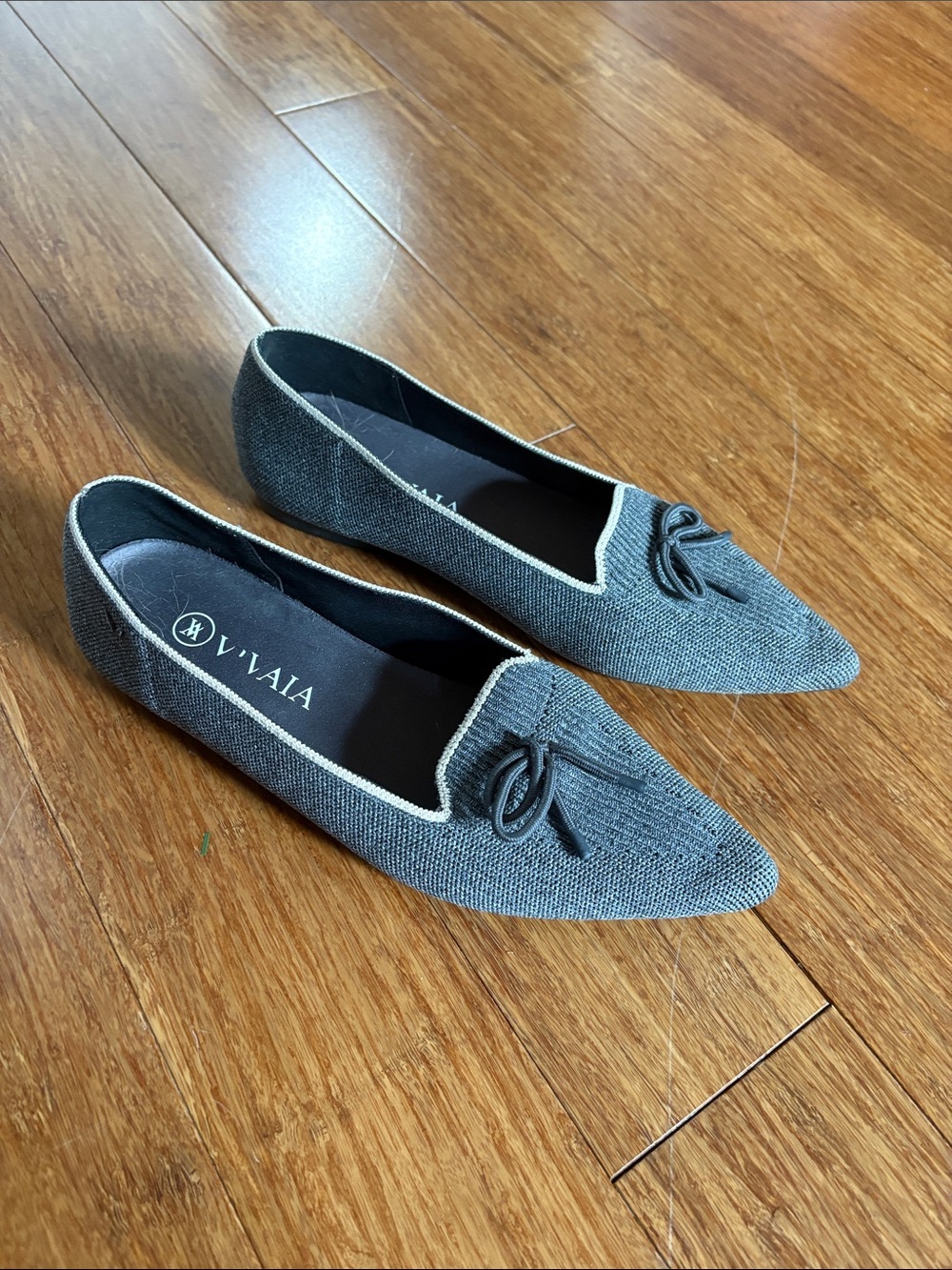 Vivaia Women's Grey Pointed-Toe Knit Loafers with Bow - size 39